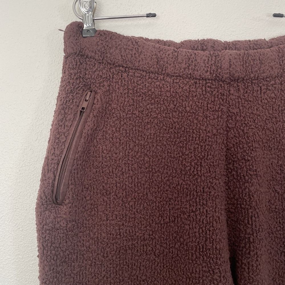 SKIMS Plush Sherpa Jogger Pants - Picture 2 of 7